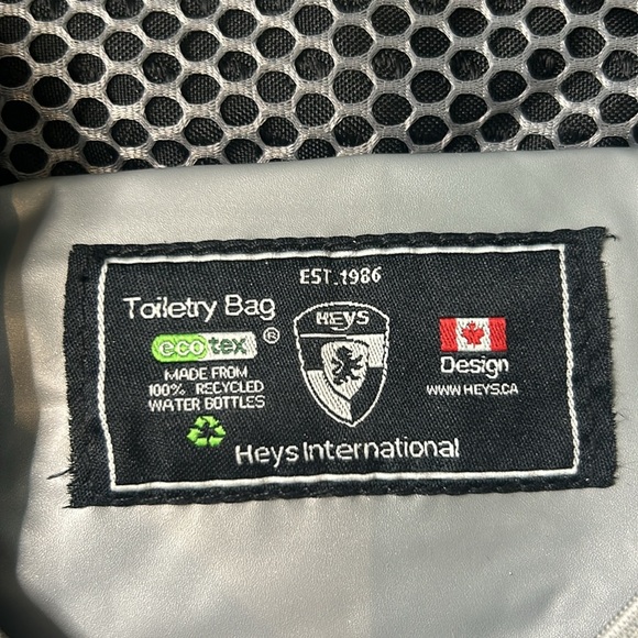 HEYS Ecotex Toiletry Black Travel Bag Unisex - Picture 7 of 17